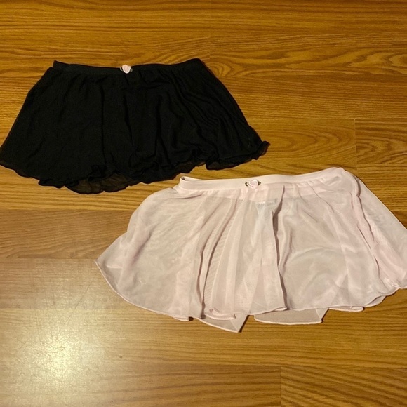 Bundle of 2 Danskin Now Ballerina Skirts size XS (4-5) (CI) - Picture 1 of 4